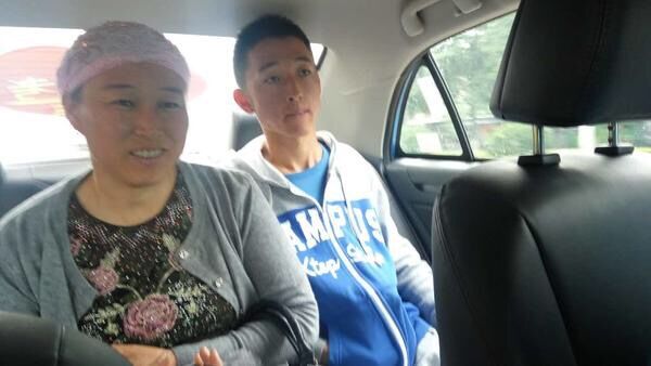 f.jpg 平涼泓源新能源有限責任公司組織“愛心送考”車隊免費接送考生(圖4)