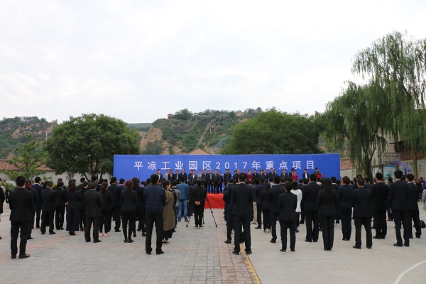 市委副書(shū)記、市長(zhǎng)王奮彥帶隊(duì)觀摩督查公司項(xiàng)目建設(shè)工作(圖3)