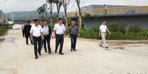 市人大常委會(huì)黨組副書記、副主任樊文浩一行調(diào)研泓源公司項(xiàng)目建設(shè)情況(圖3)