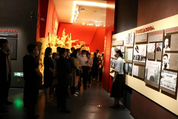 平?jīng)鲢垂军h委組織各支部開展“重溫歷史、砥礪前行”(圖2)